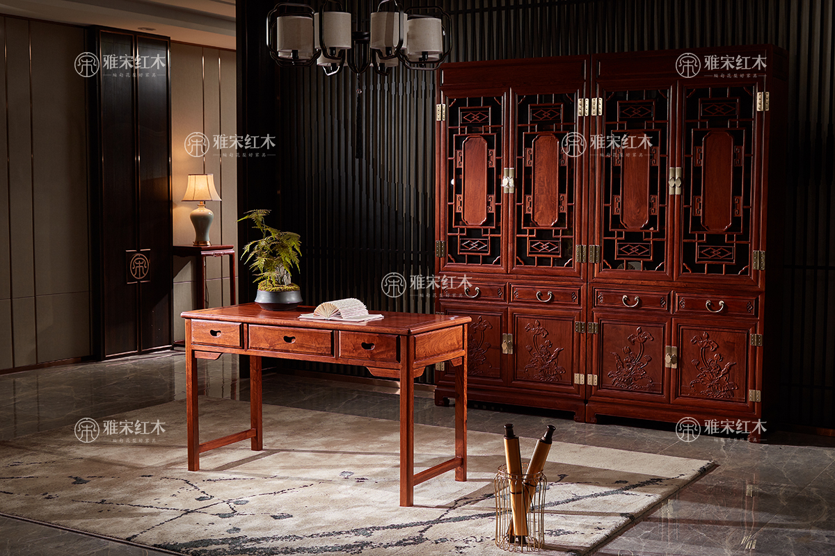 雅宋紅木：1.26米明月寫(xiě)字臺(tái)